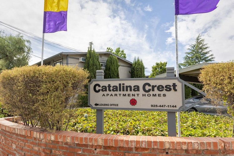 Catalina Crest Apartment Homes Image 3