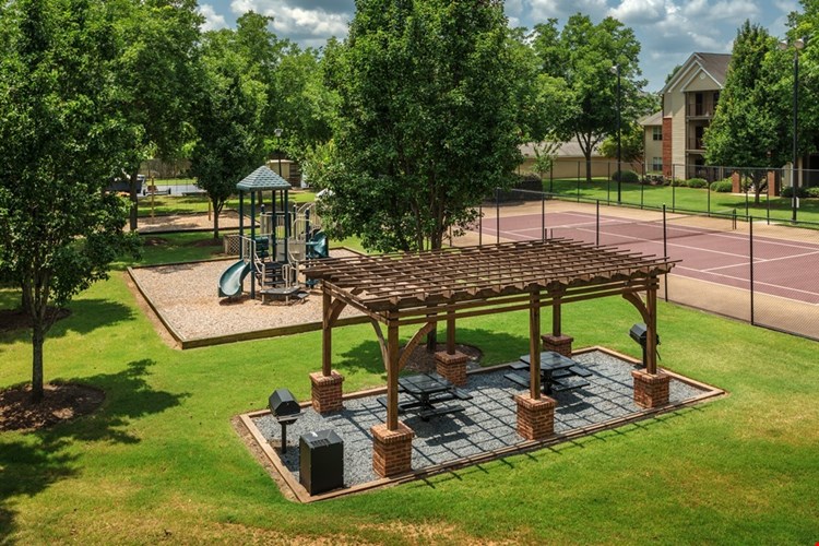 Huntington Chase Image 20