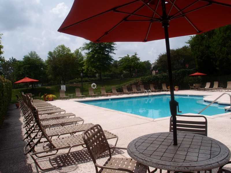 Carriage Place at Lake Chesterfield Image 2