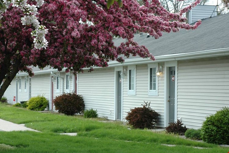 Lake Forest Apartments Image 19