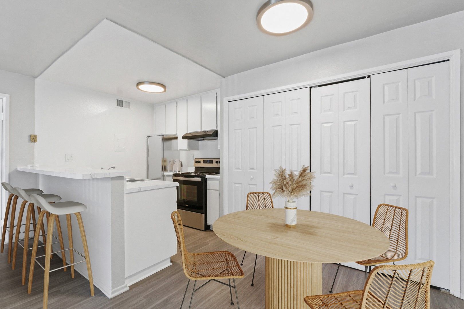 Parkwood Apartments Image 4