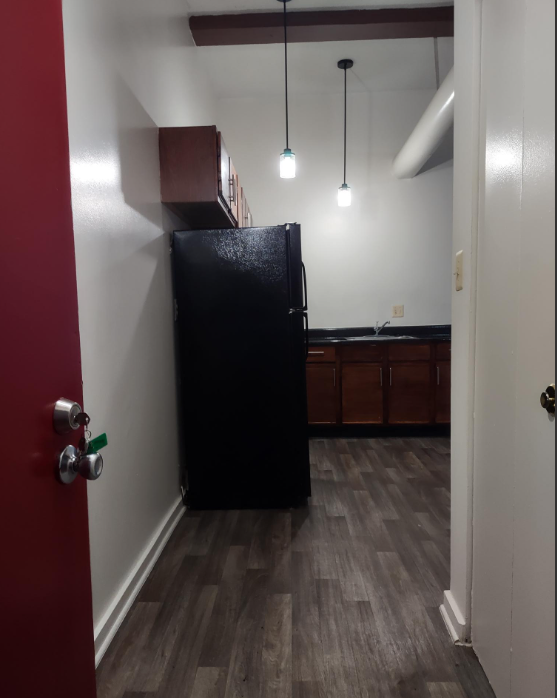 Marlboro Classic Apt & Redwood Square Image 8