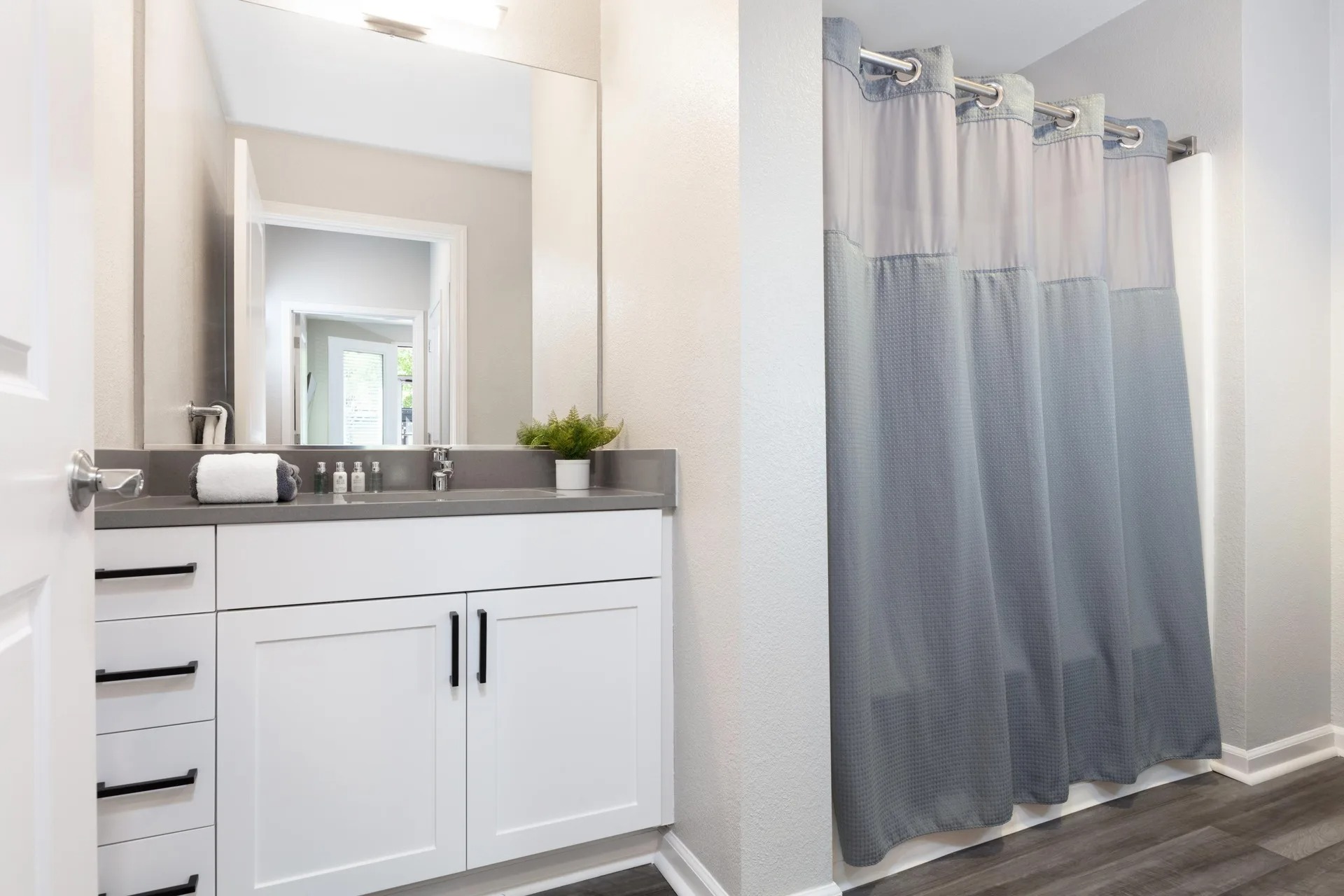 Bay House Emeryville  Image 6