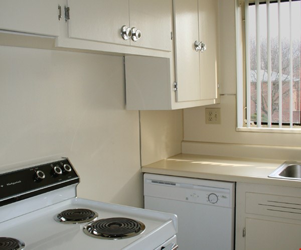 Amber Court Apartments Image 1