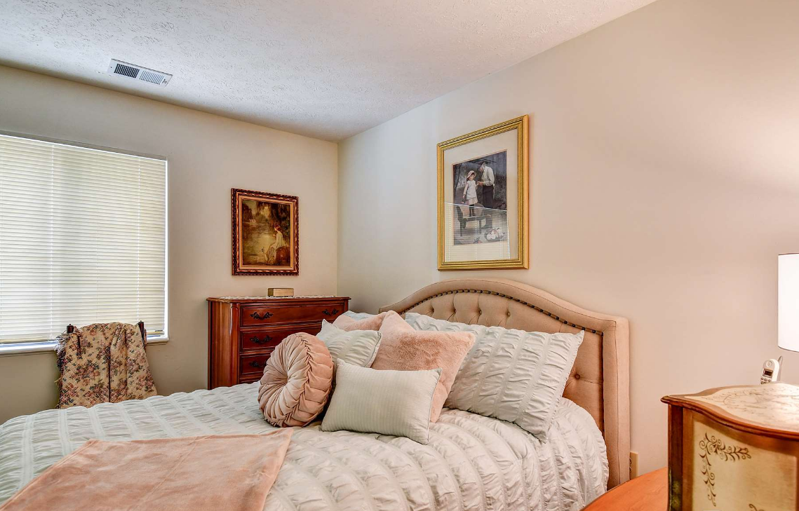 Hickory Knoll Image 5