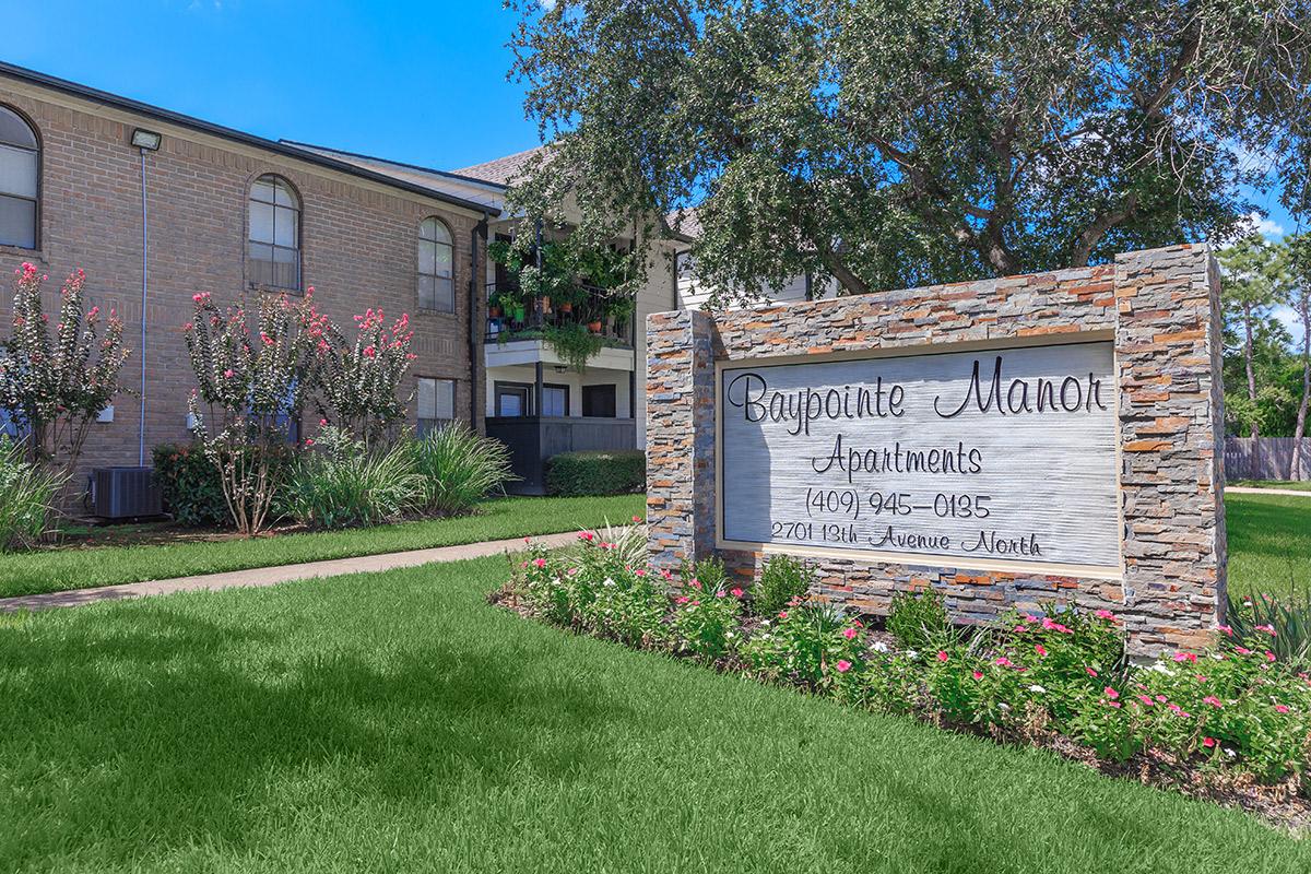 Baypointe Manor Image 2