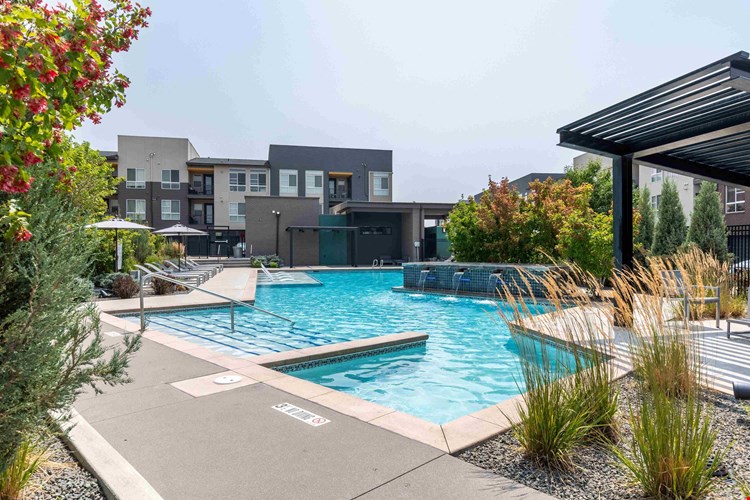 Encore Evans Station Apartments Image 2