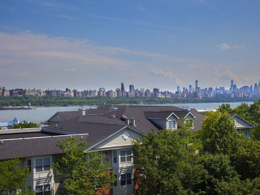 River Mews Building Views