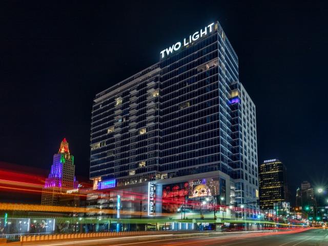 Two Light Luxury Apartments Image 36