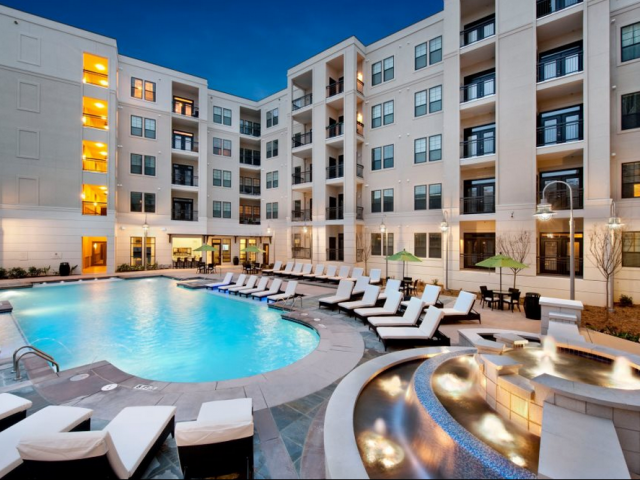 Elle of Buckhead Image 32