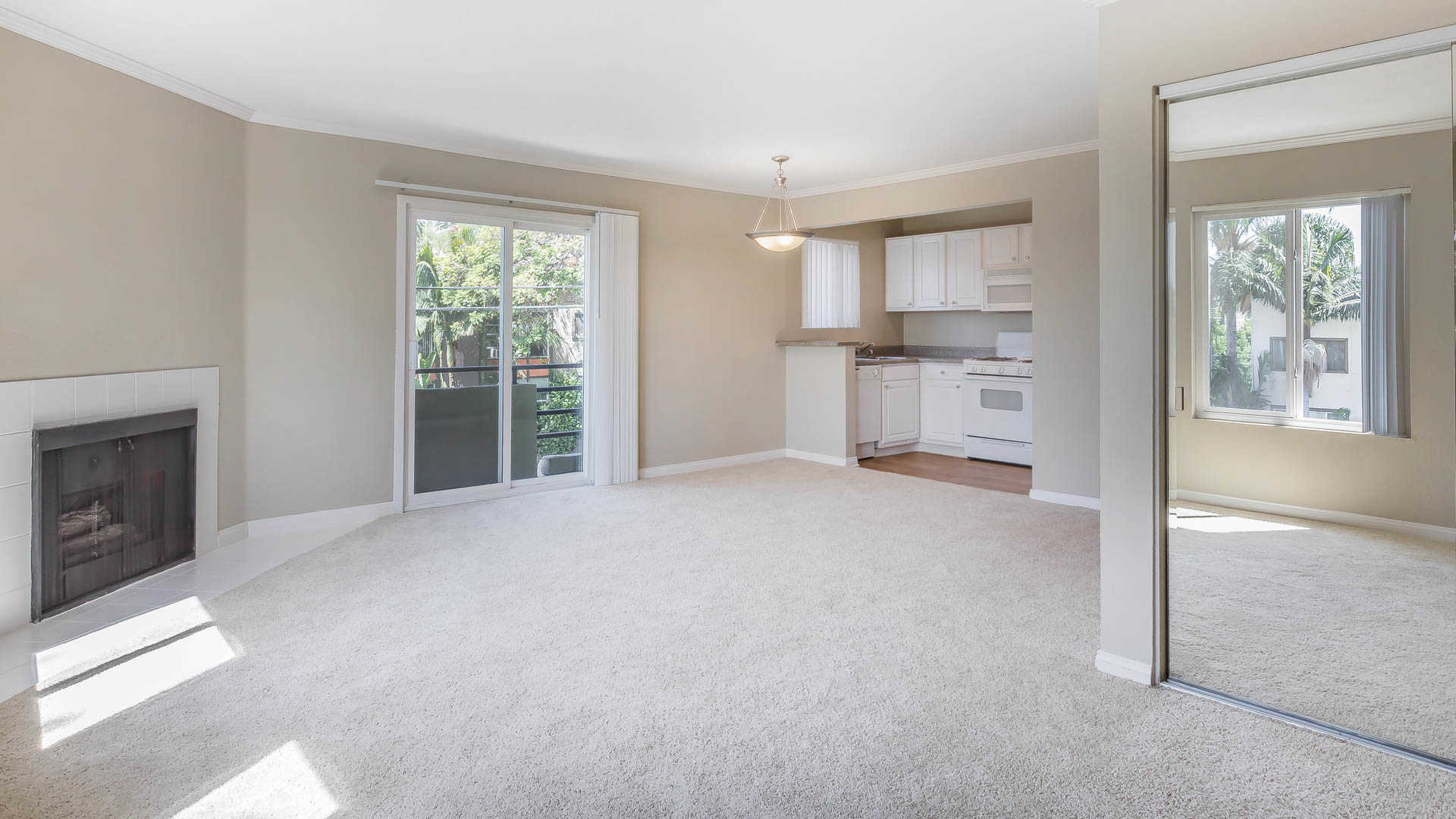 Vantage Hollywood Image 15