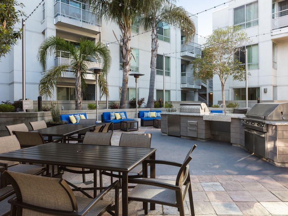 Courtyard with grilling stations and lounge seating (Phase I)