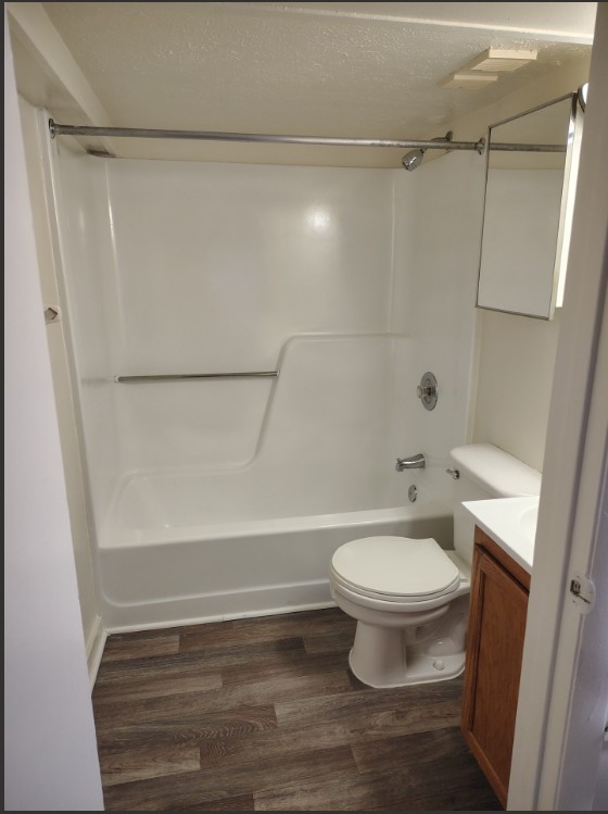 Marlboro Classic Apt & Redwood Square Image 116