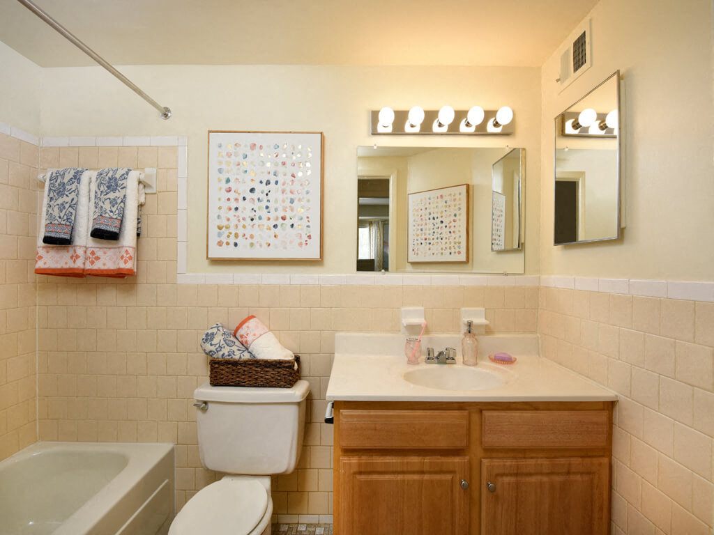 Arbuta Arms Apartments* Image 10