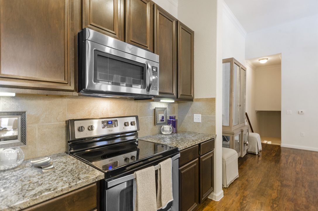 Berkshire Lakeway  Image 15