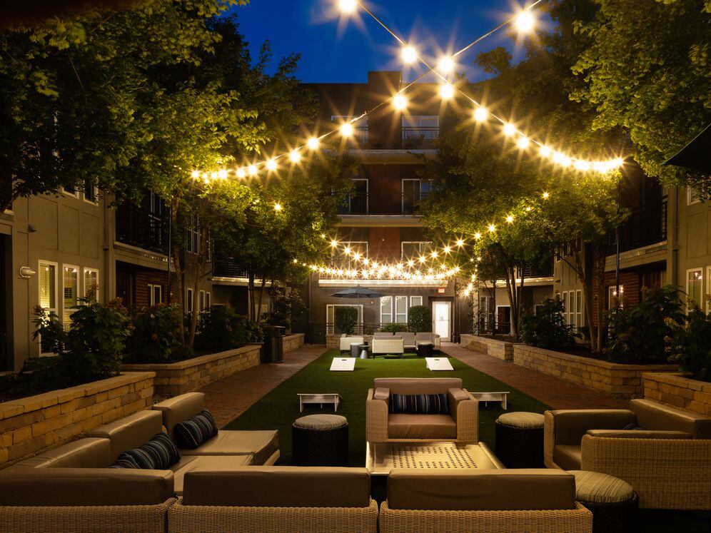 Courtyard with lounge seating