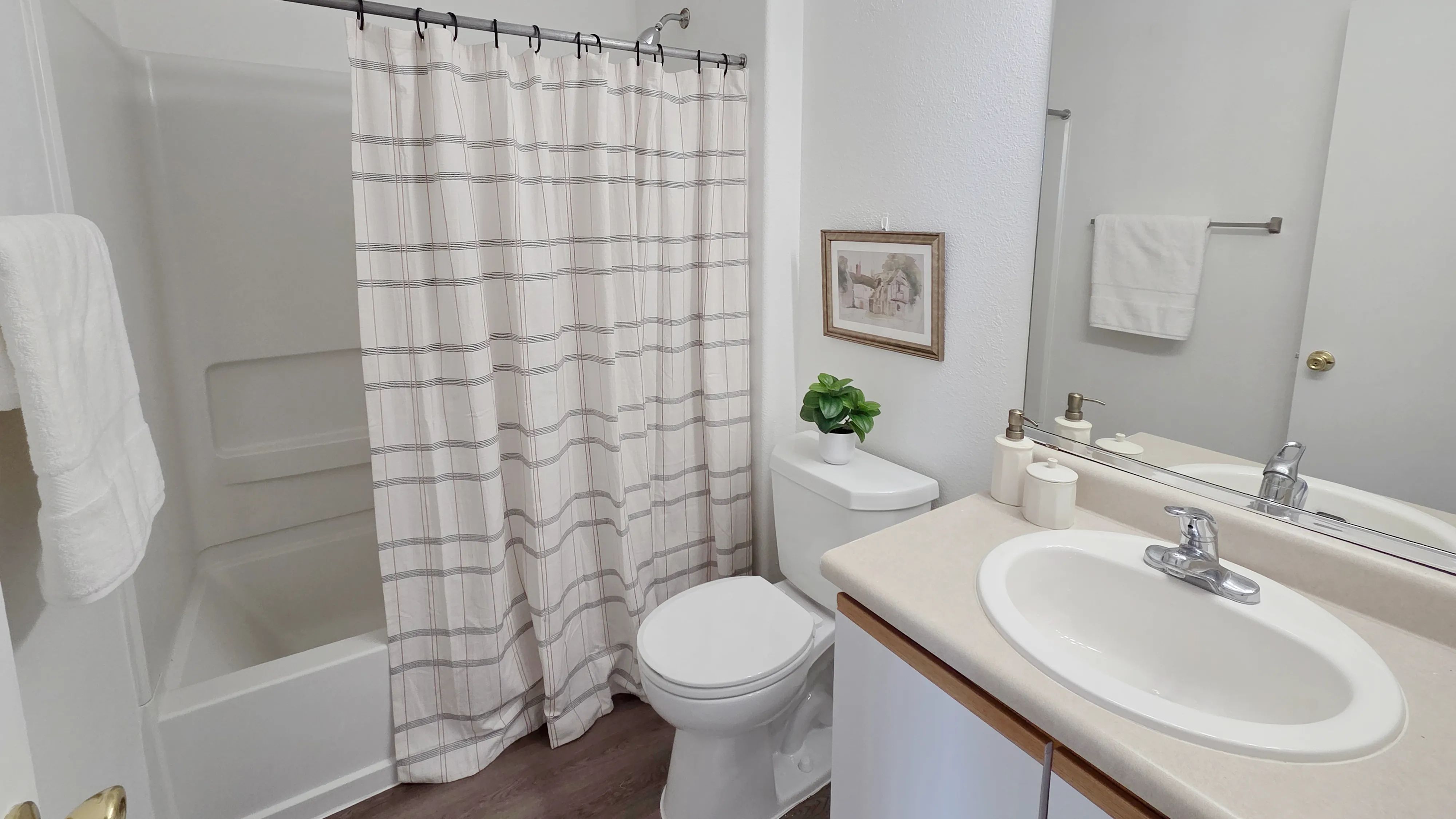 Featuring contemporary finishes and an inviting design, our bathrooms offer the perfect balance of both comfort and convenience.