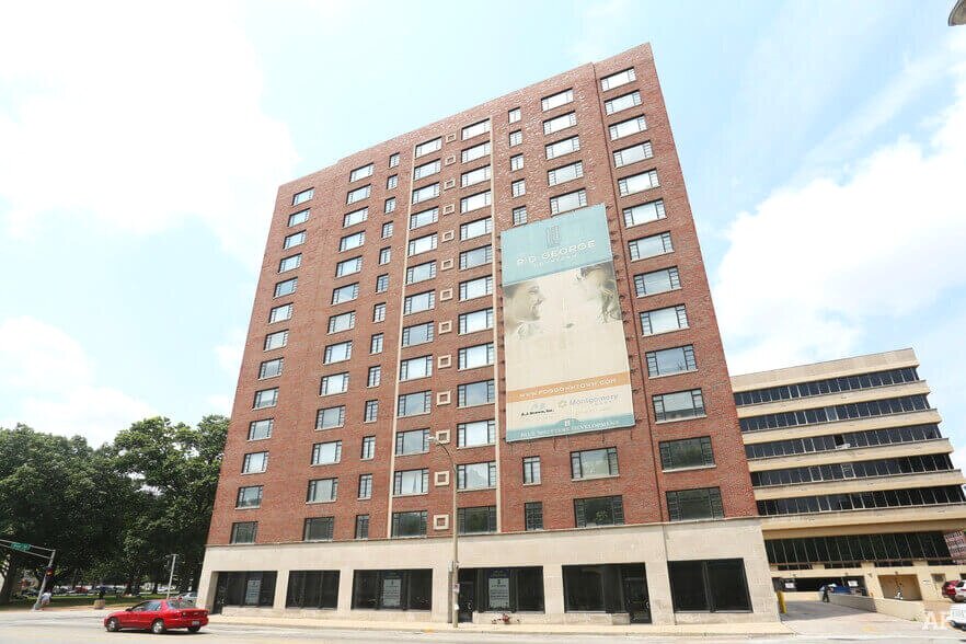 Storyboard on Pine Image 2