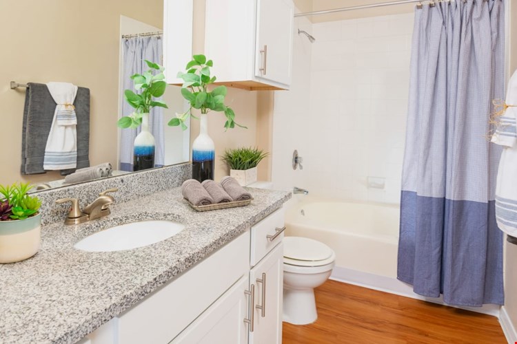 Villas On Hampton Avenue Image 23