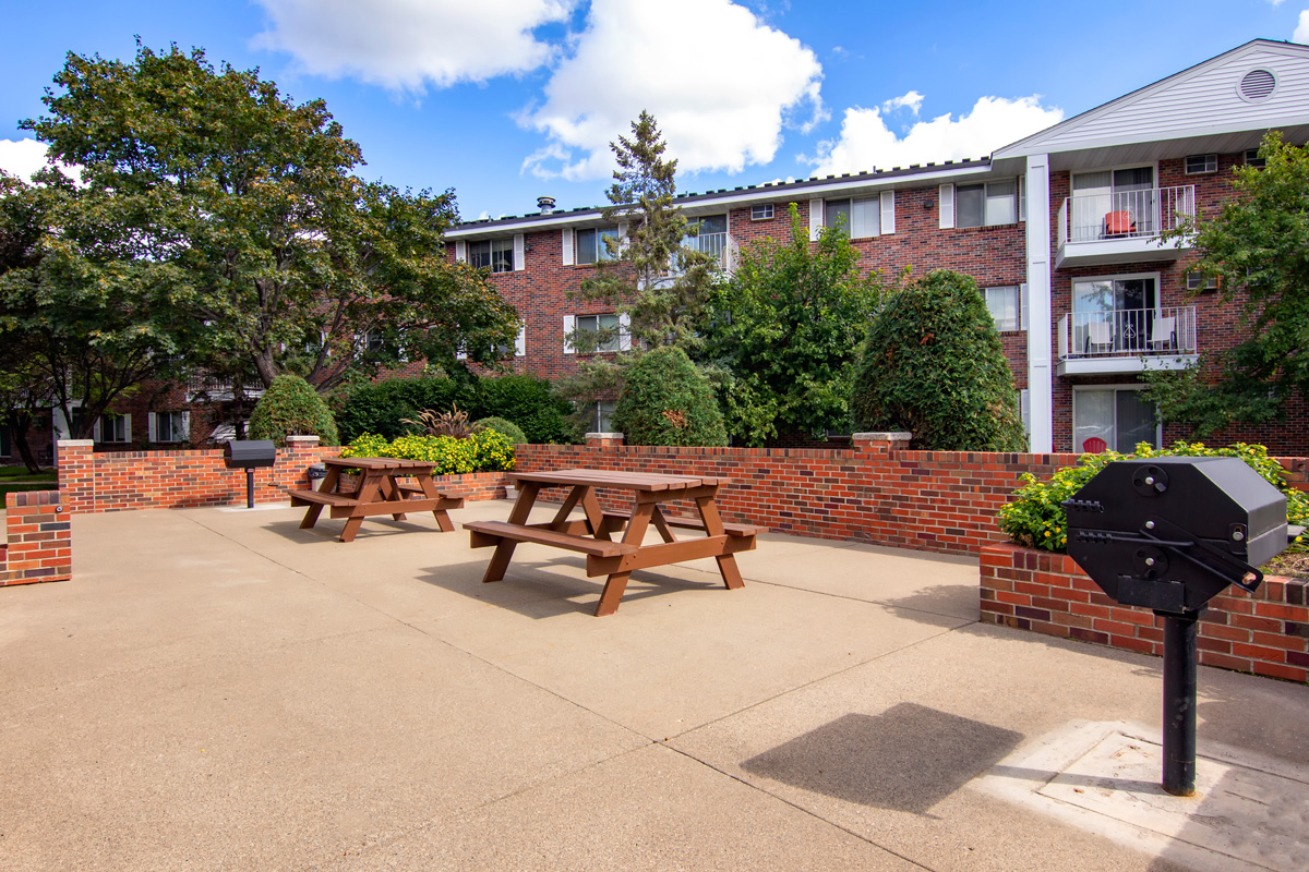 Carriage Oaks Image 1