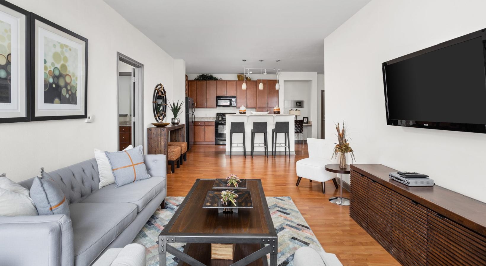 Cosmopolitan on the Canal Image 4