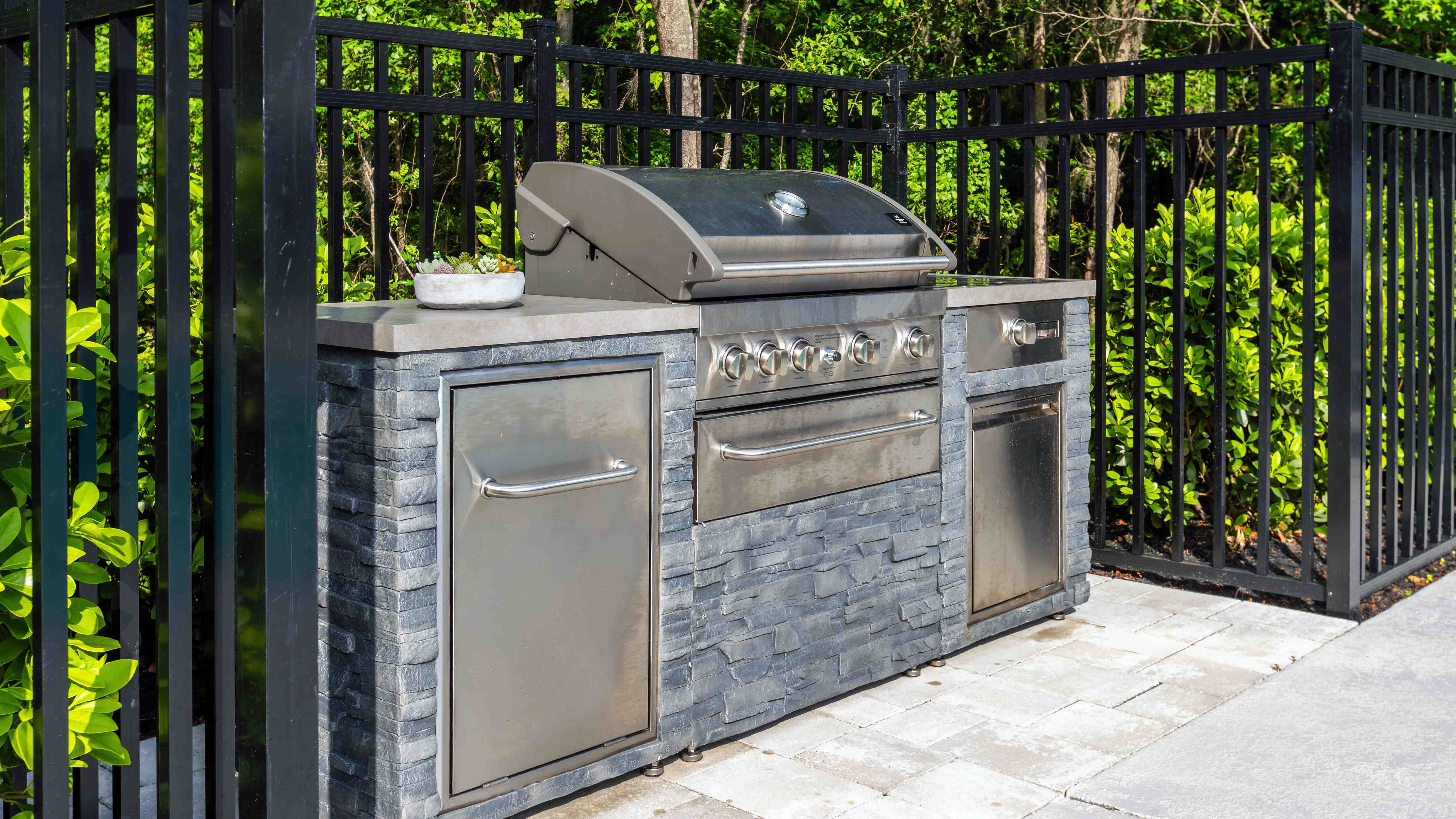 Bring your friends down to our expansive sundeck for a poolside BBQ!