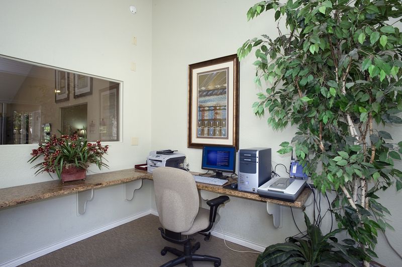 Biz Ctr w/High-speed