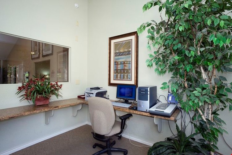 Biz Ctr w/High-speed