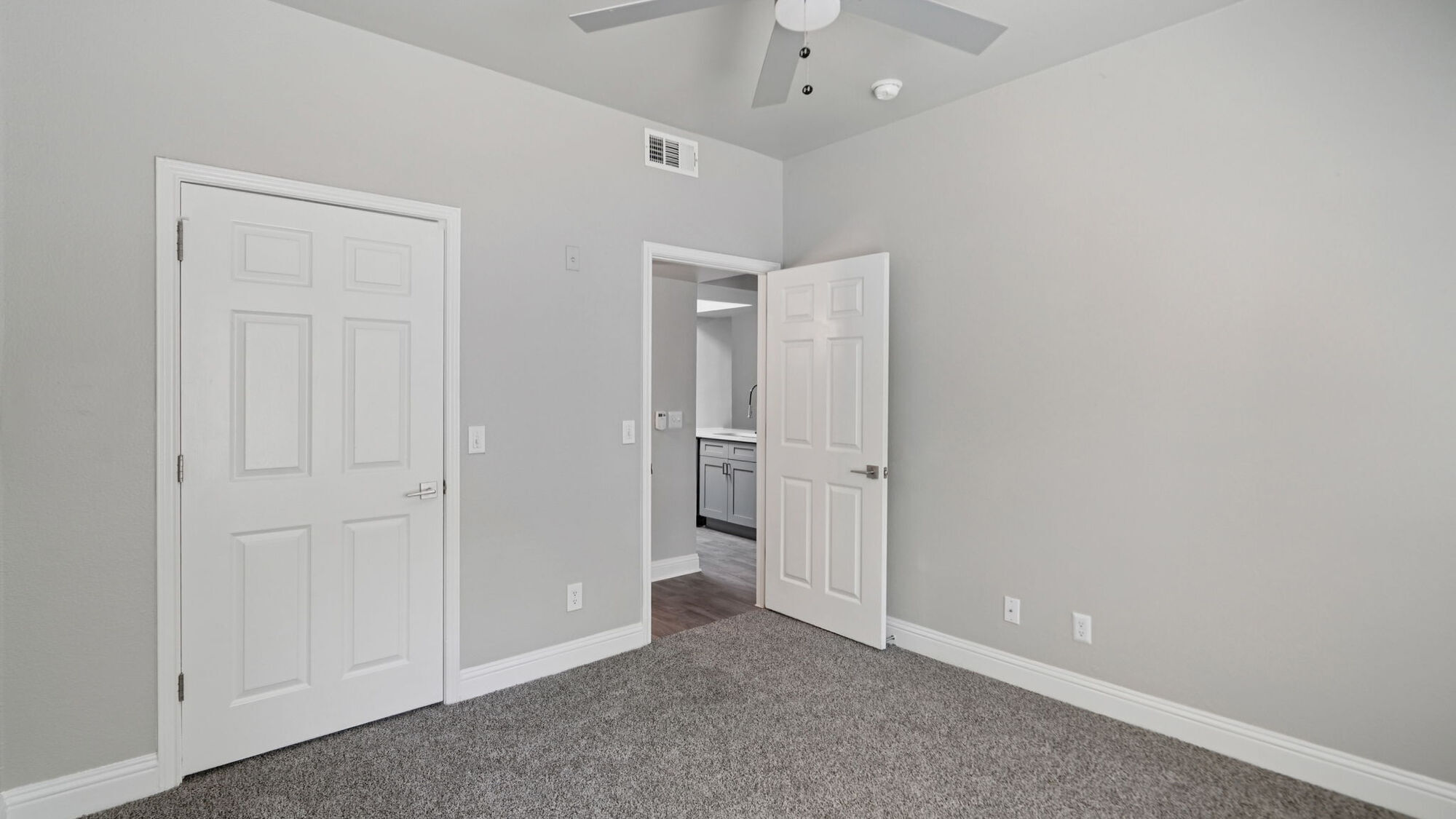 Larkin Apartment Homes Image 104