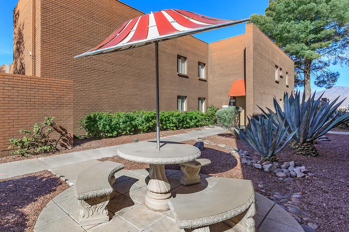 Carondelet Apartments Image 12