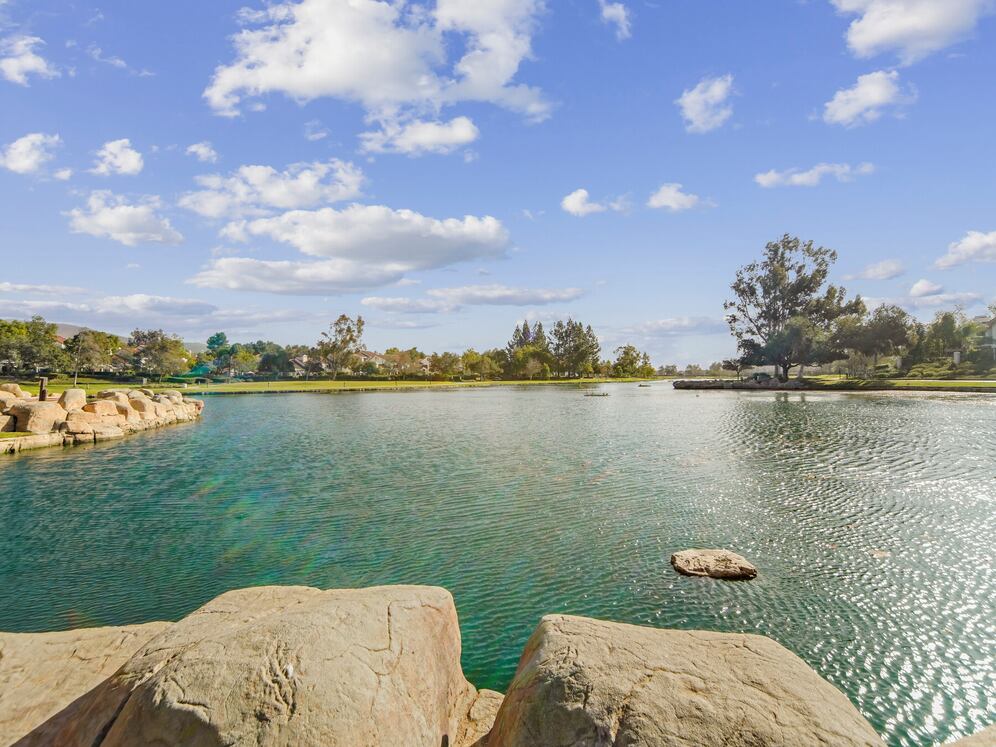 Full access to Lago Santa Margarita