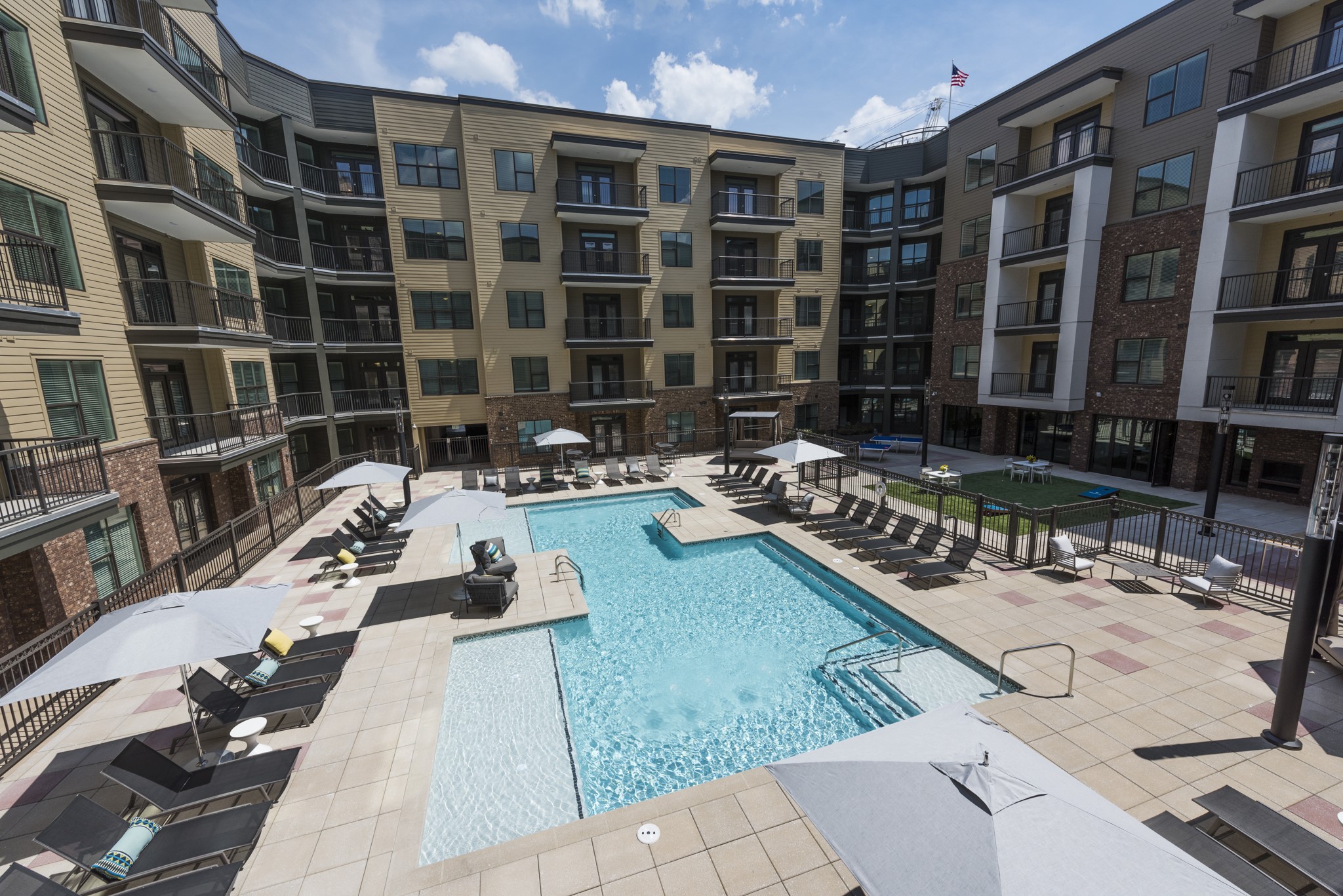 Veranda at Avalon Image 11