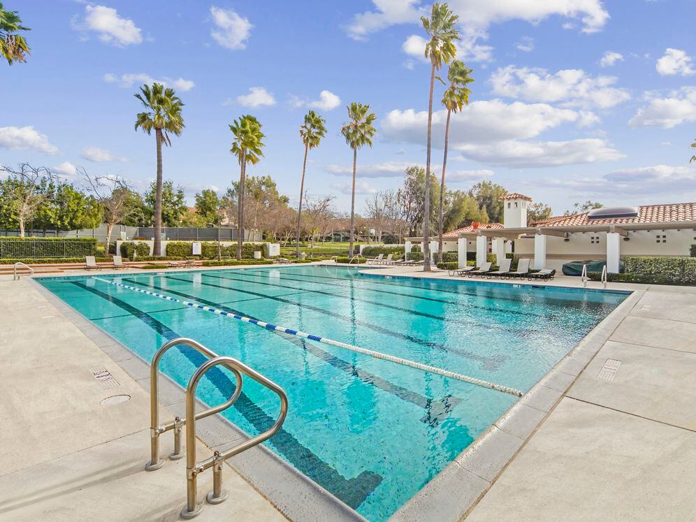 Access to Monte Vista pool
