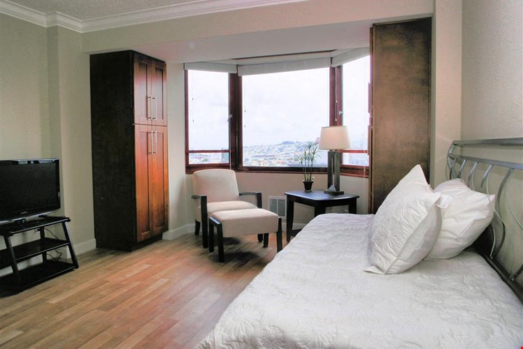 Tower 737 Condominium Rentals Image 11