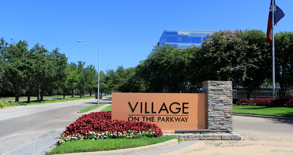 Village on the Parkway Apartments Image 40