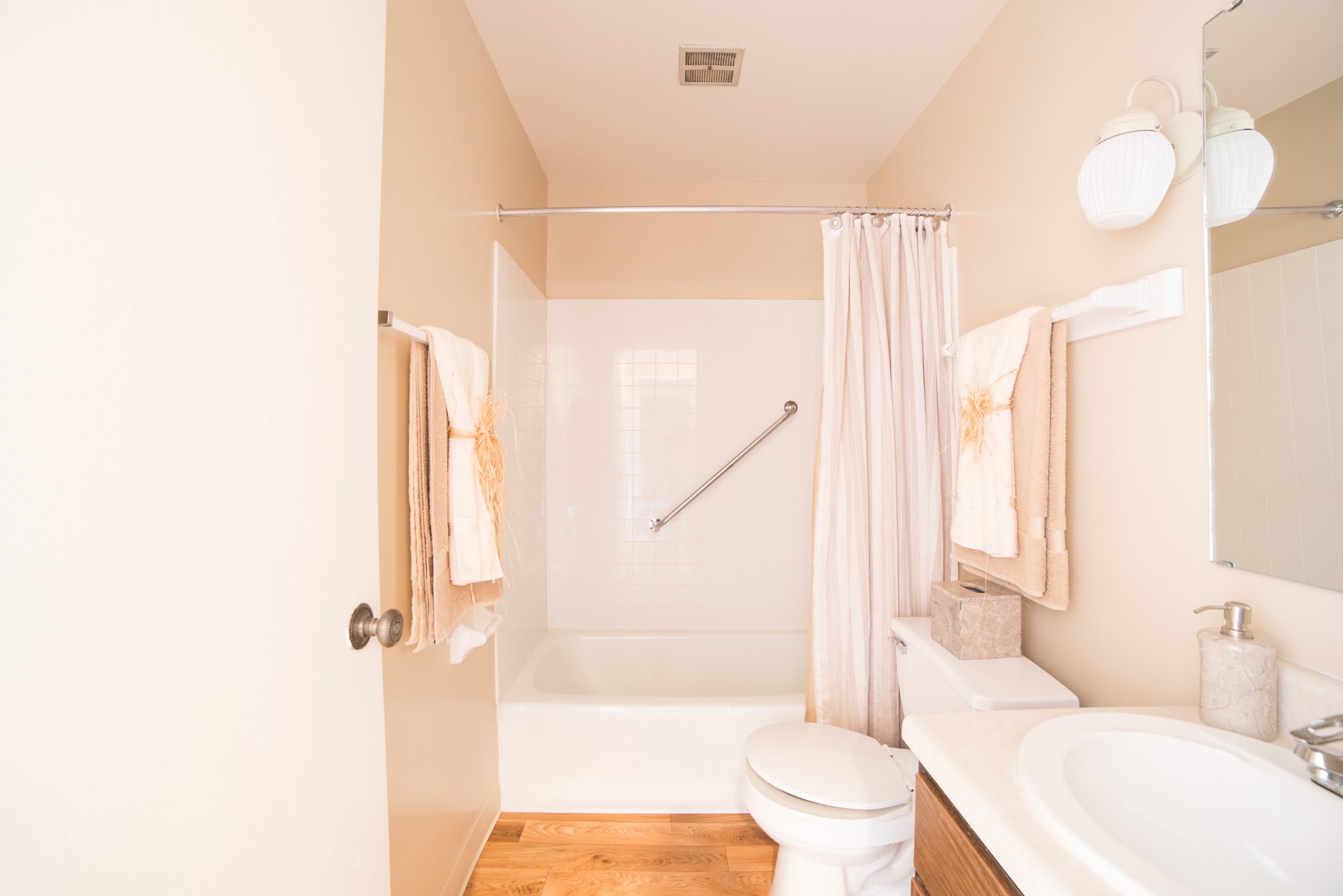 Governor Square Apartments Image 13