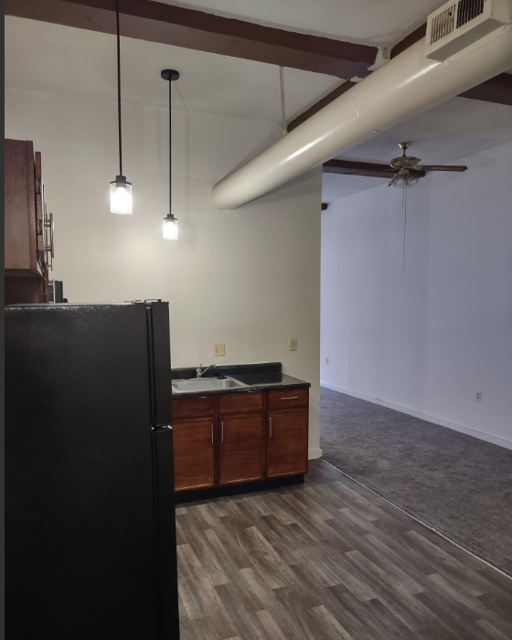 Marlboro Classic Apt & Redwood Square Image 25