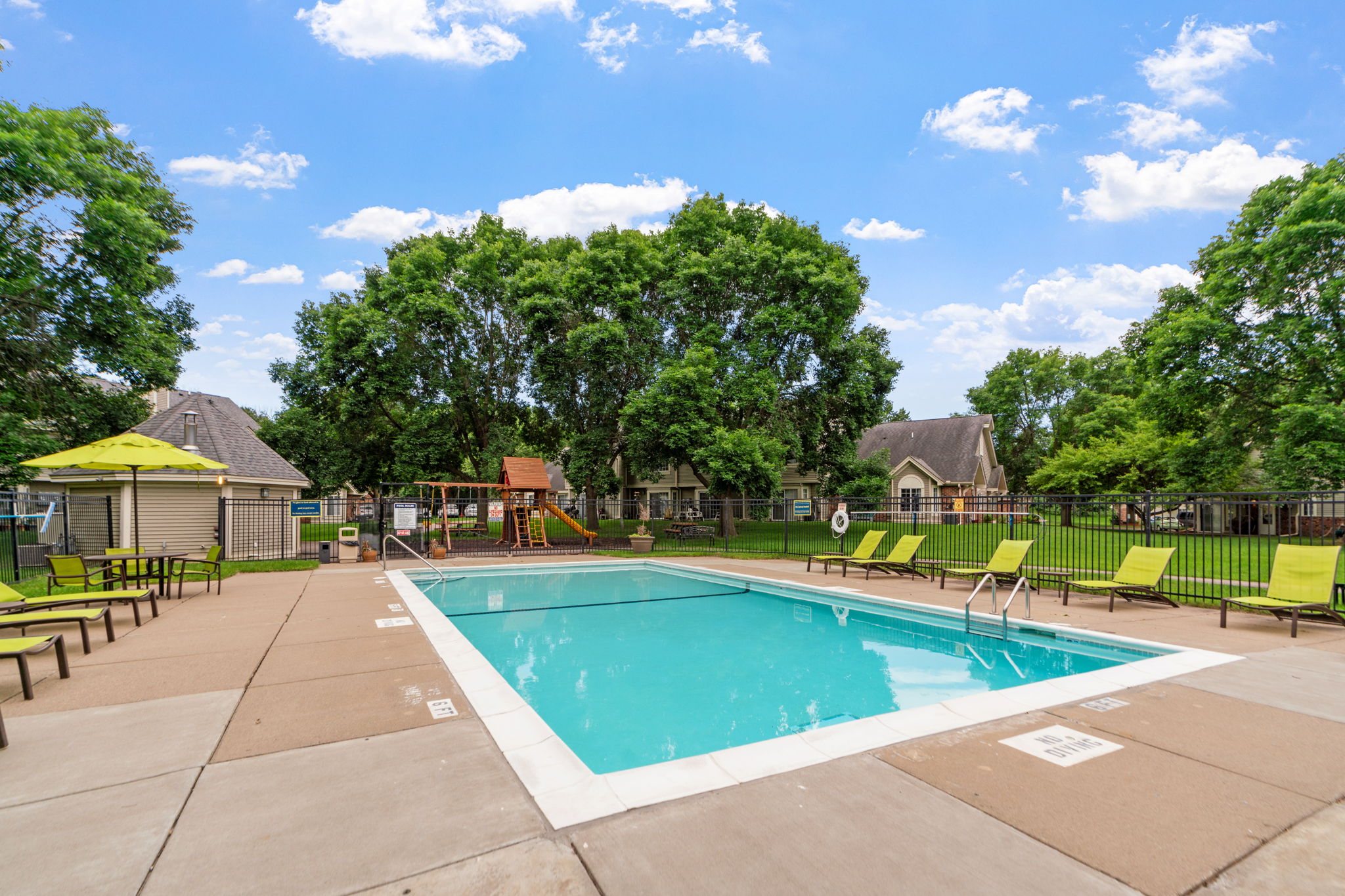 Birch Lake Townhomes Image 9