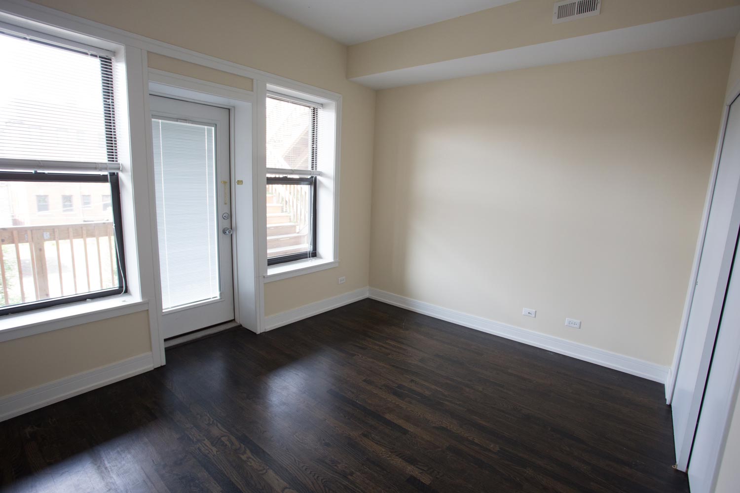 5118 S Greenwood Avenue Image 10