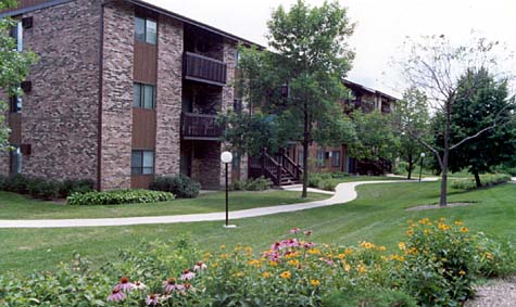 Deep Lake Apartments Image 1