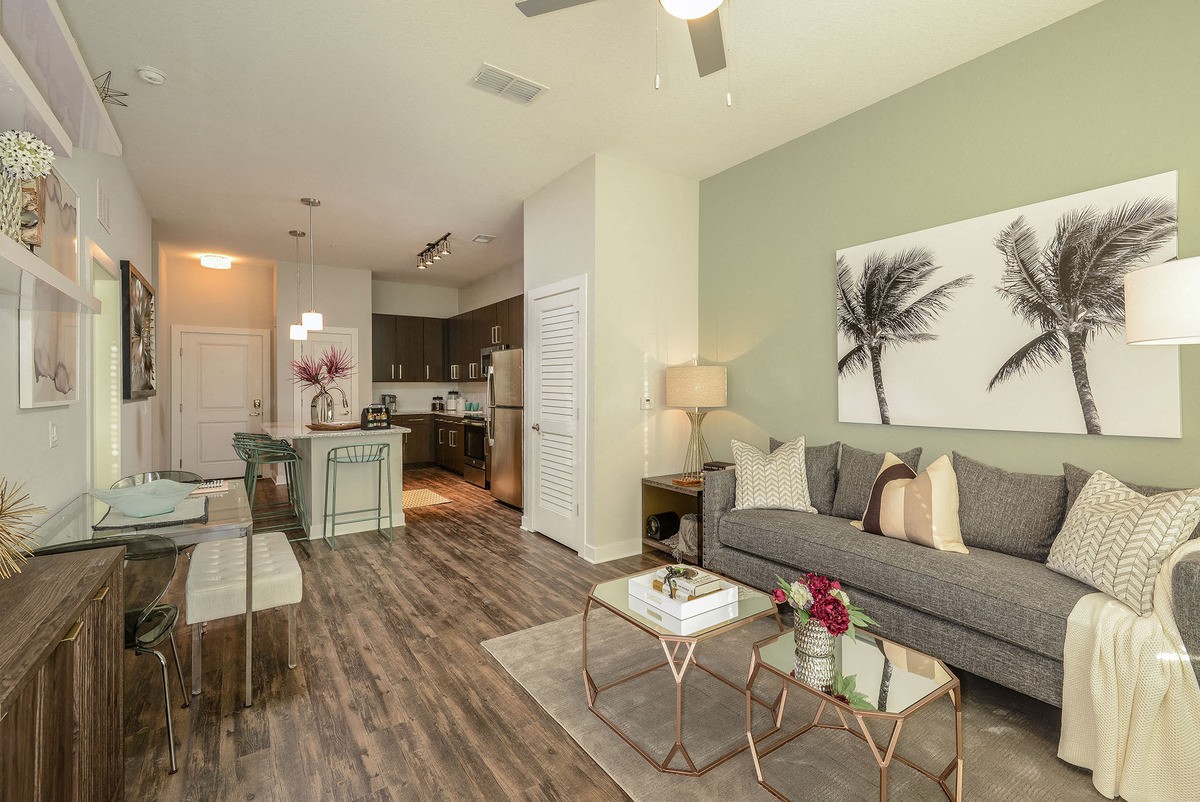 Grady Square Image 13