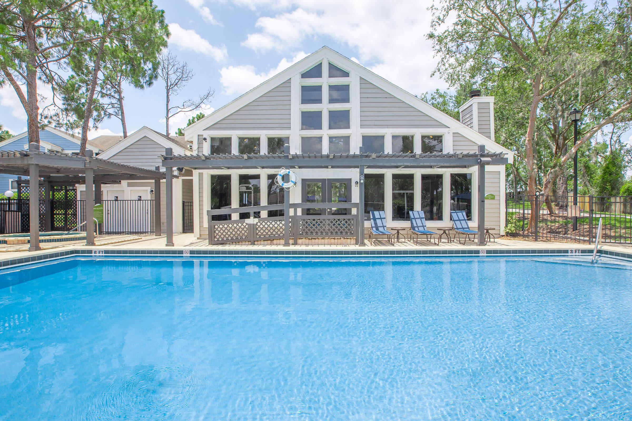 The Verandahs at Hunt Club Apartments Image 3