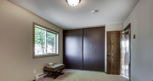 Valley Manor Image 6