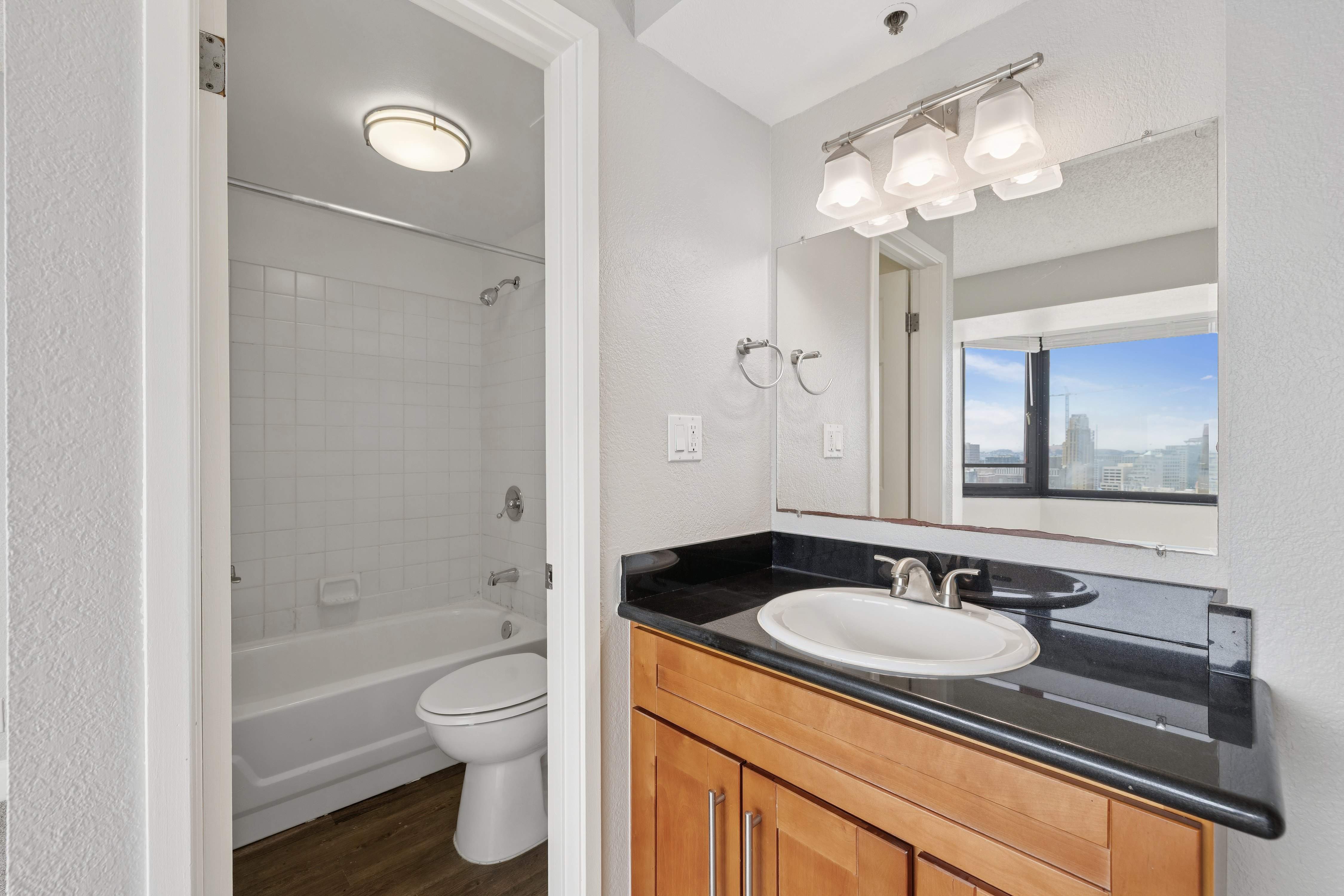 Tower 737 Condominium Rentals Image 11