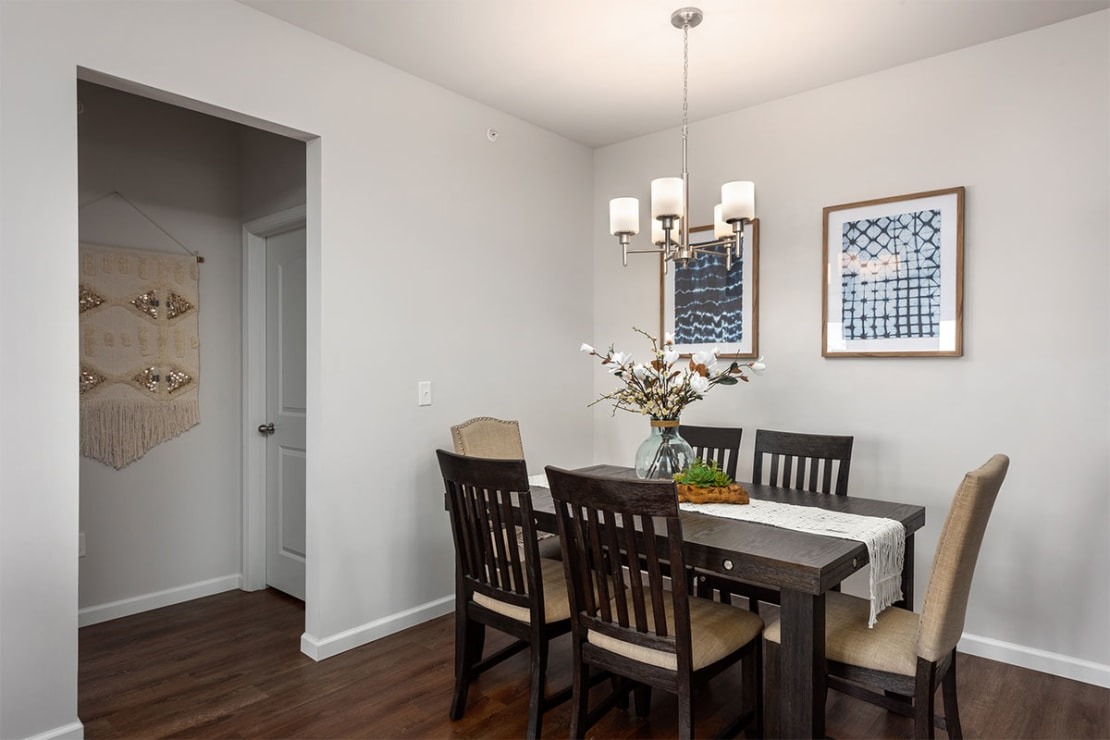 Turtle Creek Apartments Image 9