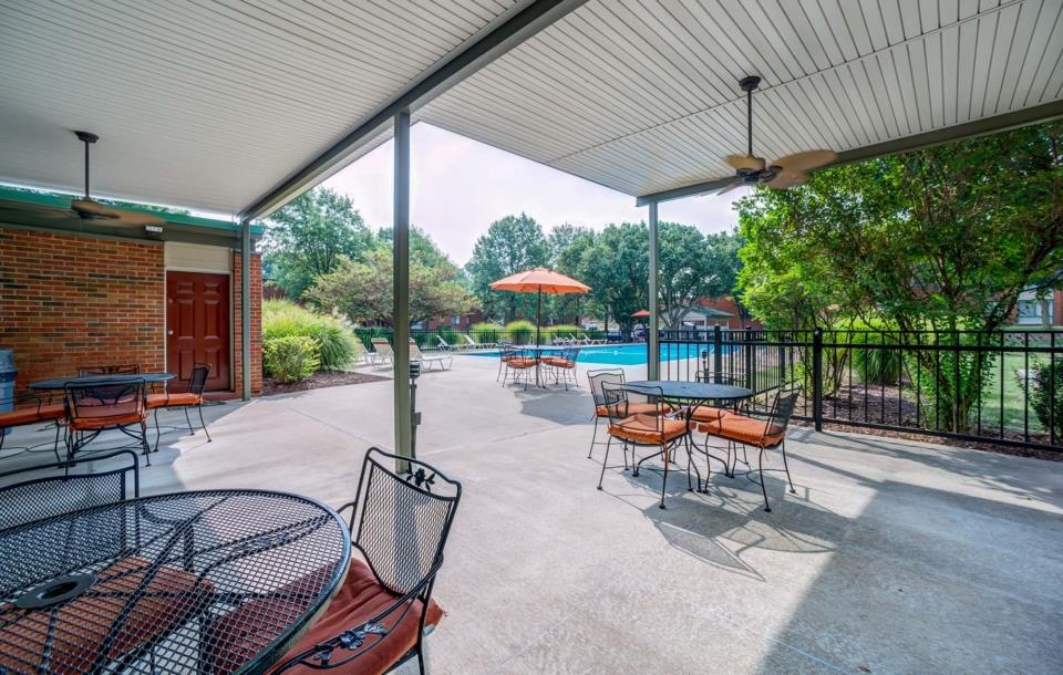 Courtyard Apartments Image 9