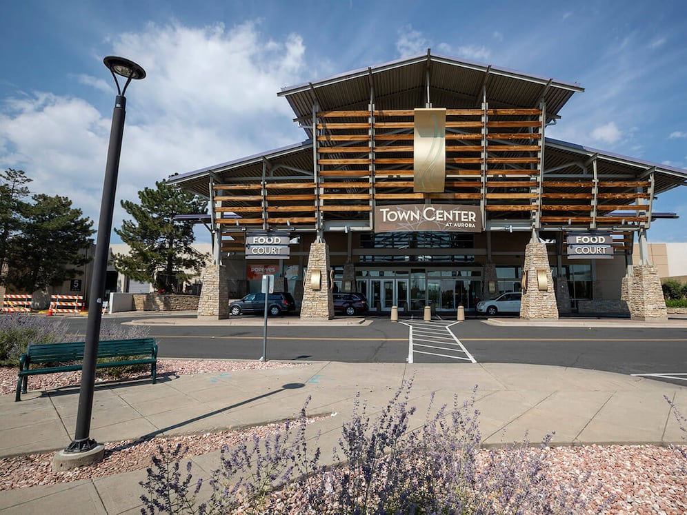 Minutes from Aurora Town Center