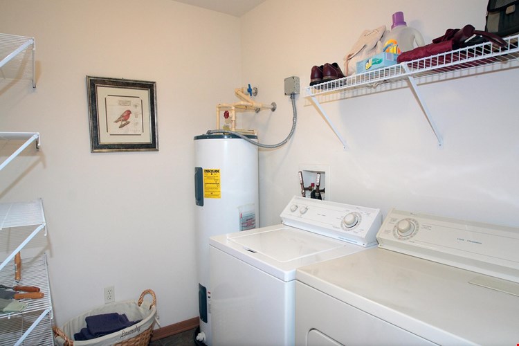 Saddle Brook Apartments Image 15