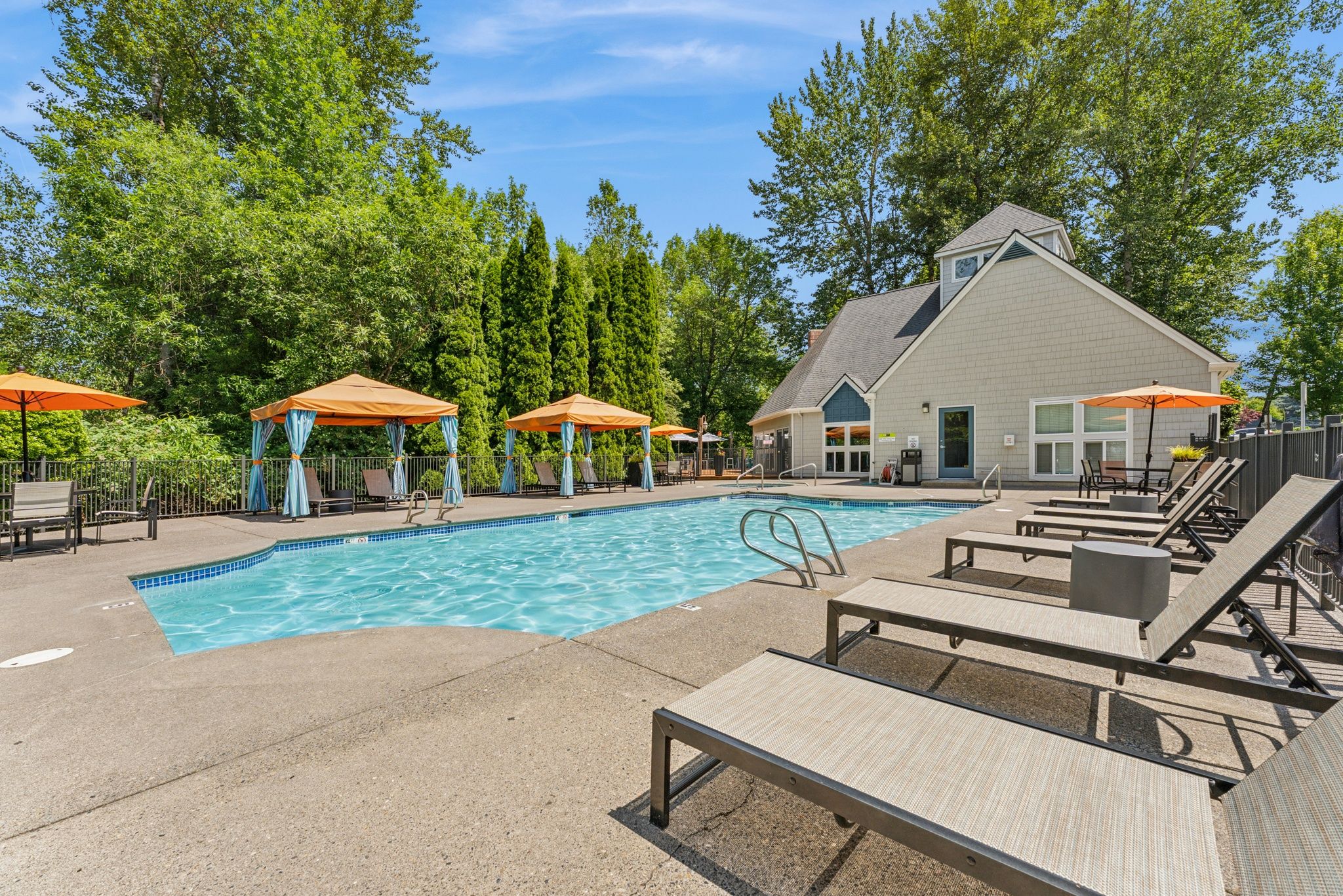 Seasonal Swimming Pool | Clermont