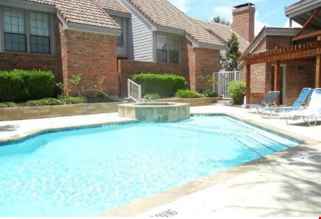 18240 Midway Rd Unit 105 Image 1